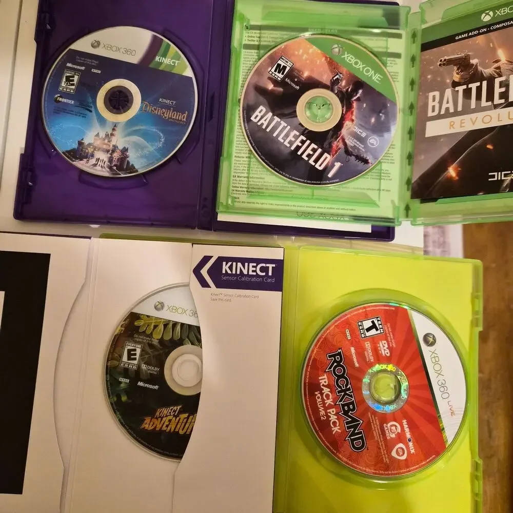 Xbox 360 Bundle 4 games Disneyland Knect Adventures Battlefield Rock Band Kinect